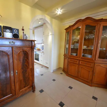 Reet-maisonete-hausteil-sonnenkamp