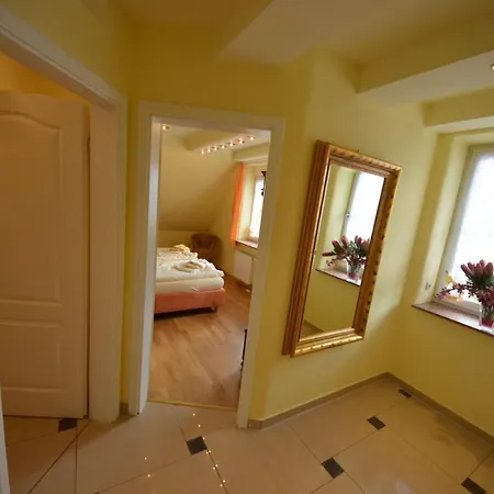 Reet-maisonete-hausteil-sonnenkamp *